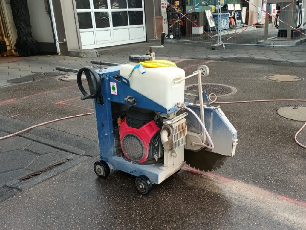 zipwp-image-asphalt-und-fugenschneiden zipwp-image-asphalt-und-fugenschneiden.jpeg